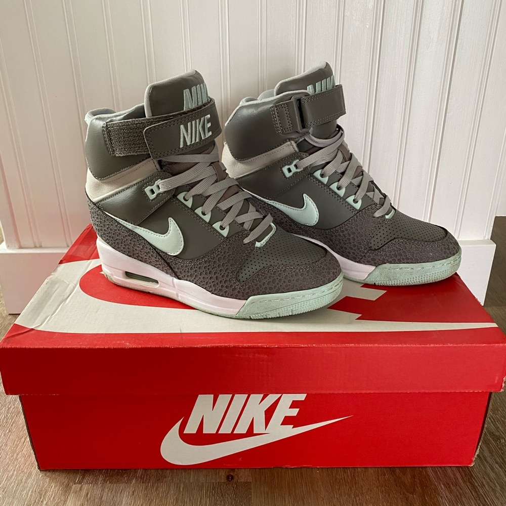 Nike Air Revolution Sky Hi